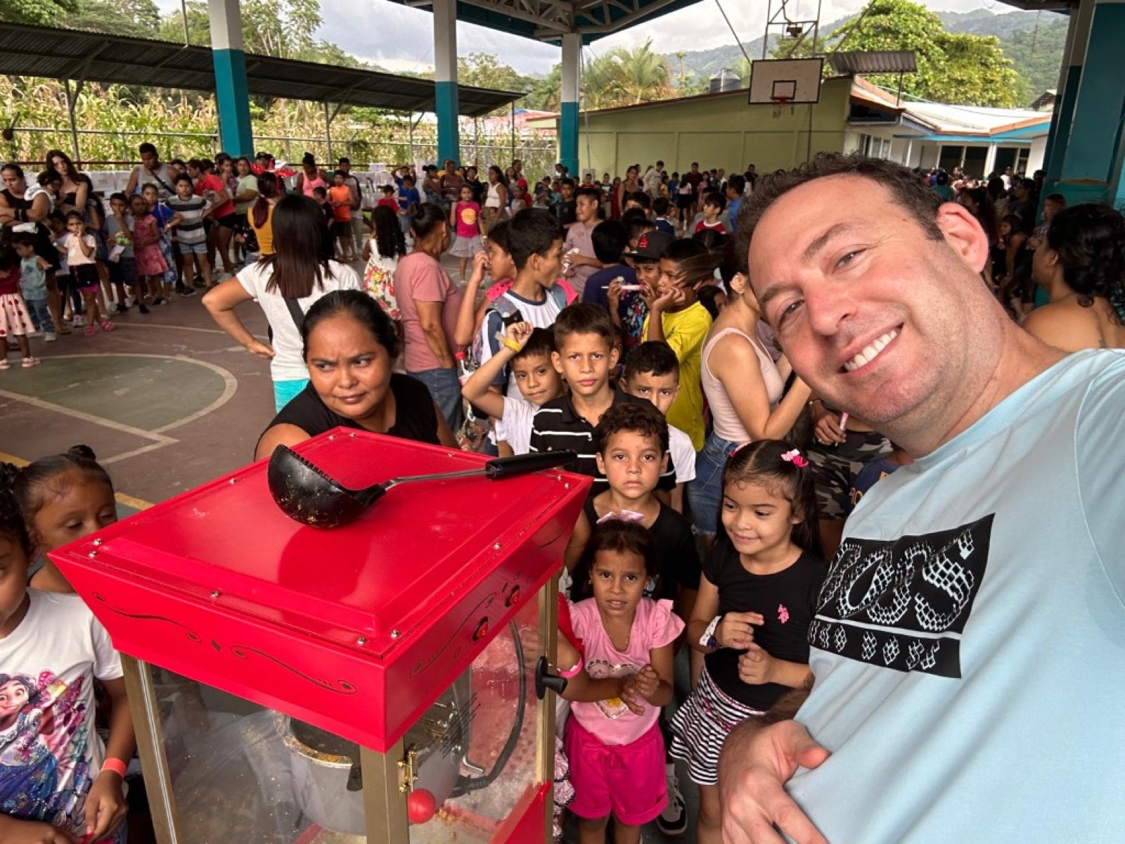 Mike at a Fundación Corazones Unidos event in Costa Rica